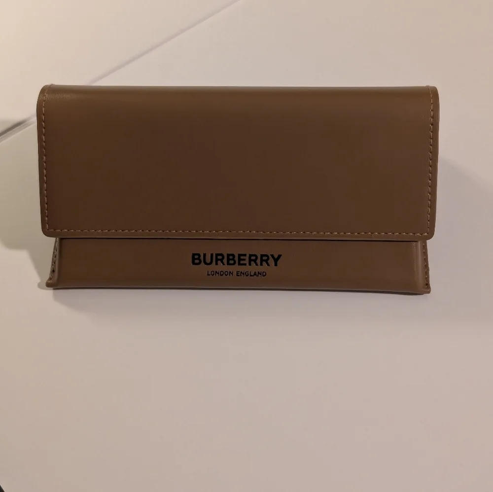 BURBERRY Camel Brown Soft Faux Leather Eyeglasses Sunglasses Magnetic Case